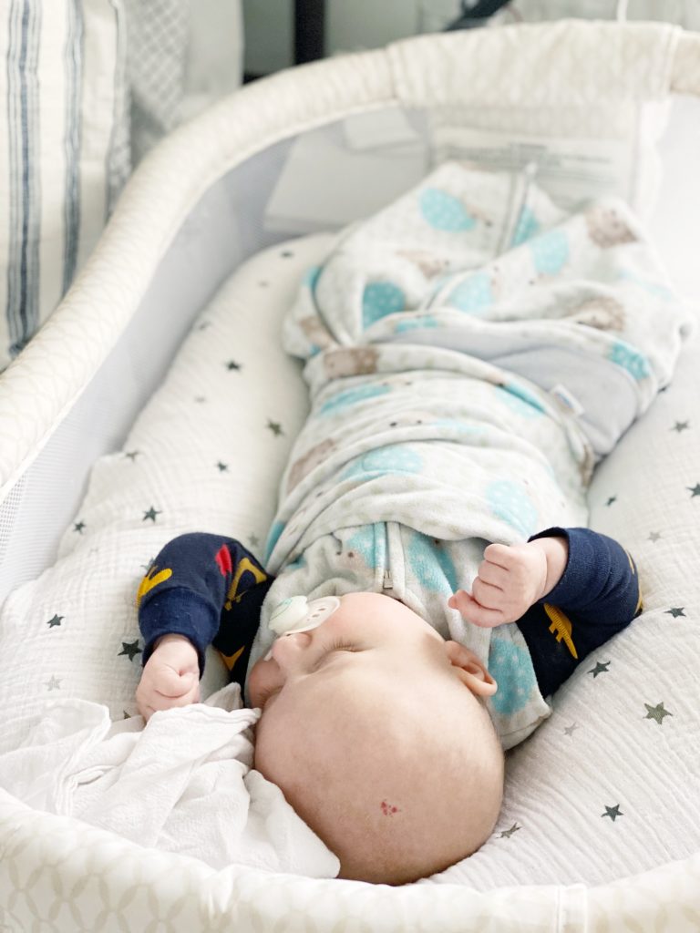 If you have a newborn, you know just how important good sleep is! This is the time when you’re setting up good sleep habits for life and it’s important for baby’s physical and mental health. And, let’s be real, it’s also important for mom and dad’s physical and mental health, too! I’ve compiled a short list of some of my favorite baby sleep essentials that have helped my baby get on a good sleep schedule. #baby #newborn #infant #sleep #halosleepsack #halobassinet #swaddle #snuggleme #docatot #babblingabby babblingabby.net