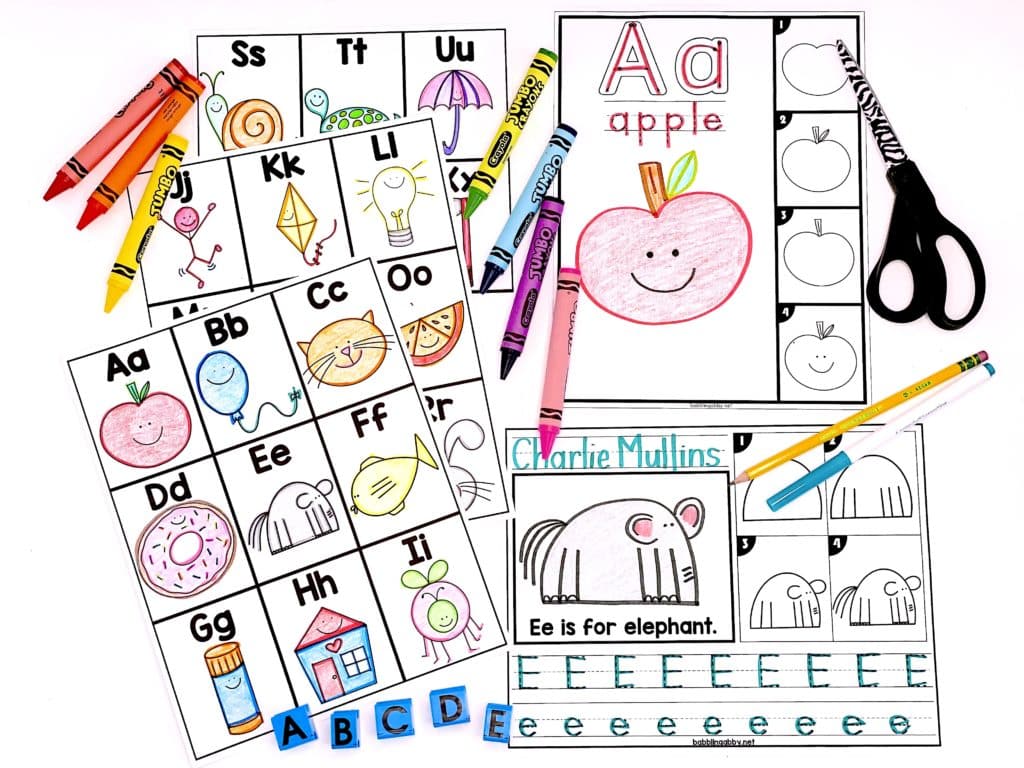 Are you looking for a fun way to teach the alphabet to kindergarteners? These directed drawings can help you do just that! They’re fun, engaging and simple enough for 5- and 6-year-olds to create. Download a free long vowel set of directed doodles to try out with your class today! babblingabby.net #kindergarten #directeddrawings #firstgrade #preschool #backtoschool #alphabet #teach #babblingabby