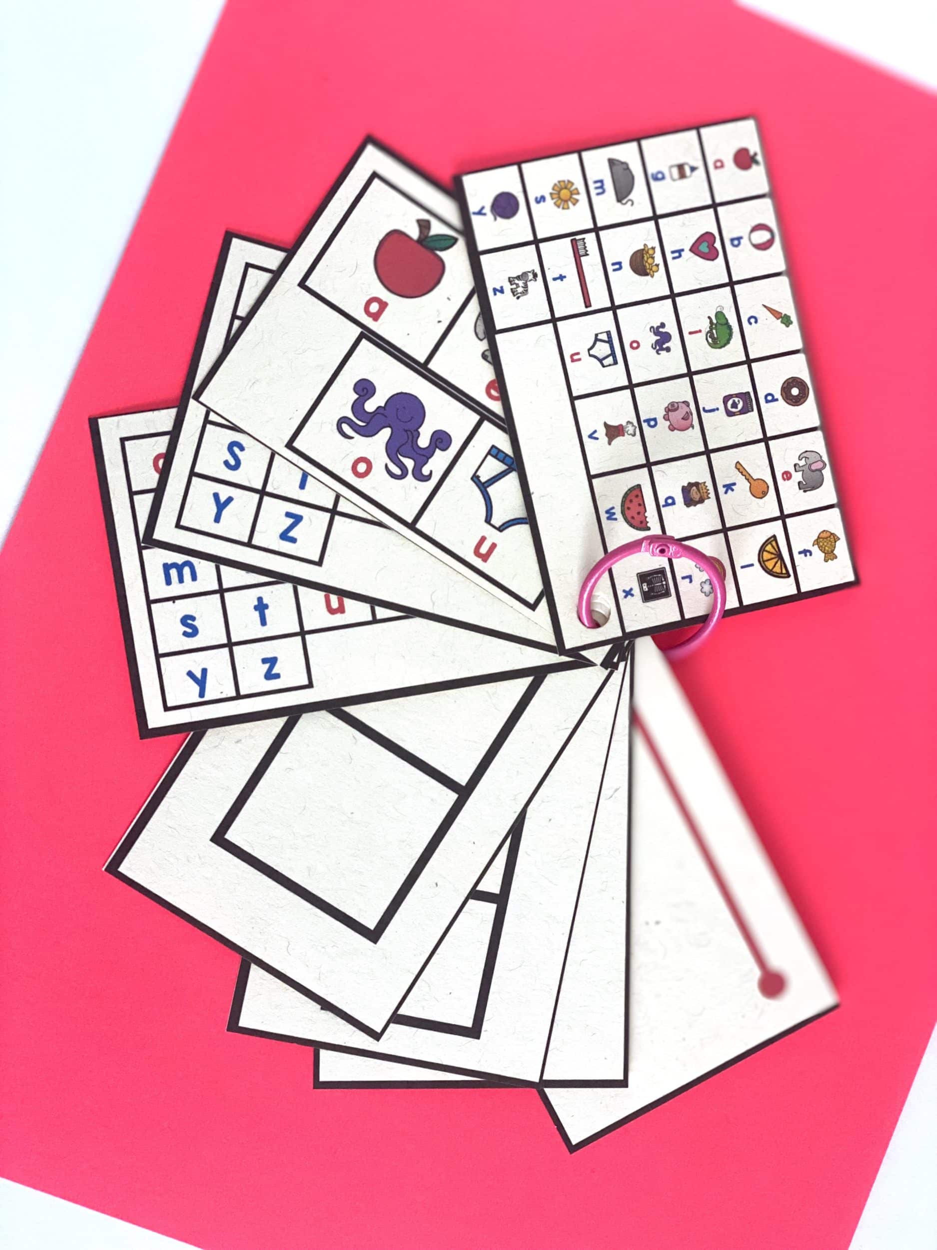 Enjoy this FREE Word Work Toolkit Guide for Literacy Centers and Activities! This easy-to-read visual guide will help you create a toolkit for your kindergarten and first grade students. It is easy to assemble, inexpensive, and will save valuable time! Read on to learn more and get your FREE download!